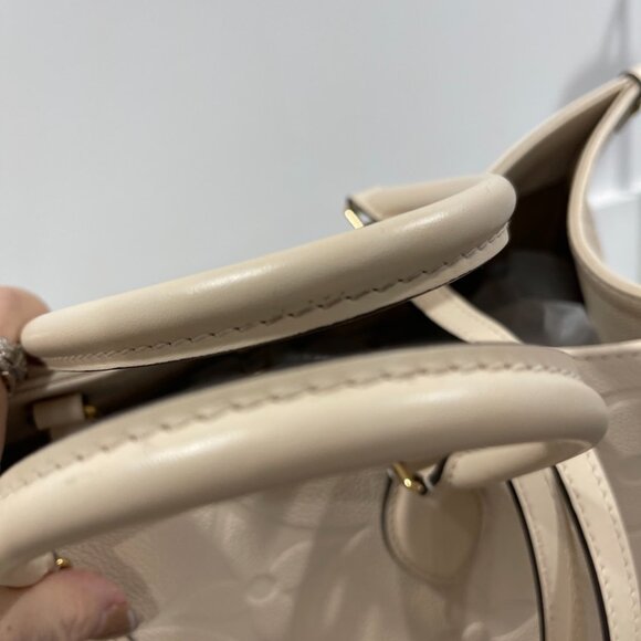 Louis Vuitton On The Go GM Monogram Cream Empreinte Leather (127536) - Picture 4 of 14